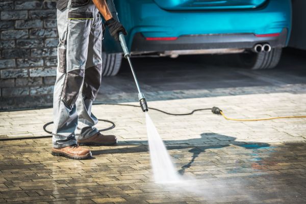 Driveway Pressure Washing in Lehi