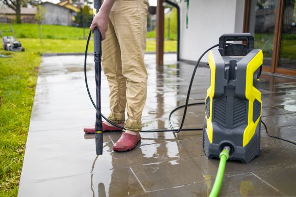 Porch Pressure Washing in Lehi