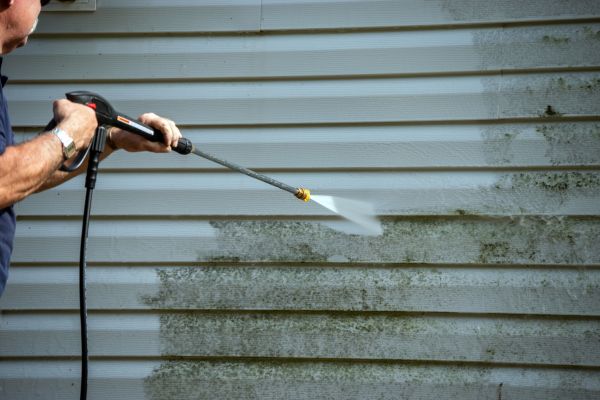 Vinyl Siding Power Washing in Lehi