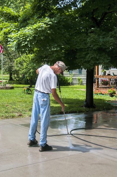 Driveway Concrete Cleaning in Lehi