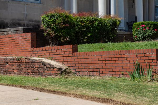 Retaining Wall Cleaning in Lehi