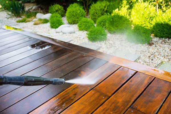 Deck Cleaning in Lehi